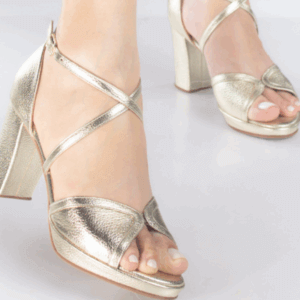 SANDALIA DORADA C/PLATAFORMA