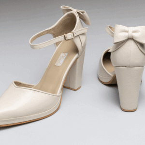 CLÁSICO CLOUD CREMA C/ MOÑO