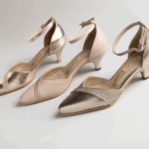 ZAPATOS CLÁSICOS EN DORADO